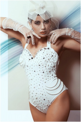 欧美熟女大胆人体写真图片